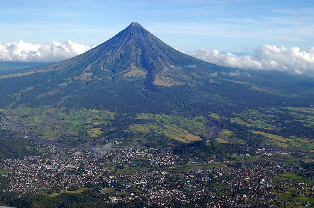 Top 5 vulcani pe care îi poți vizita
