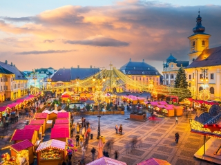 Excursie Targul de Craciun de la Sibiu, Ferma de Cerbi si Brambura Park | 1 zi - autocar | 2025   Excursie Targul de Craciun de la Sibiu, Ferma de Cerbi si Brambura Park | 1 zi - autocar | 2025