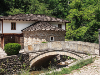  Excursie Veliko Tarnovo - Muzeul Etnografic Etar | 1 zi - autocar | 2025 
