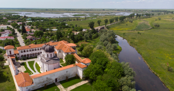 Excursie Biserica Draganescu - Parcul si Manastirea Comana | 1 zi - autocar | 2026