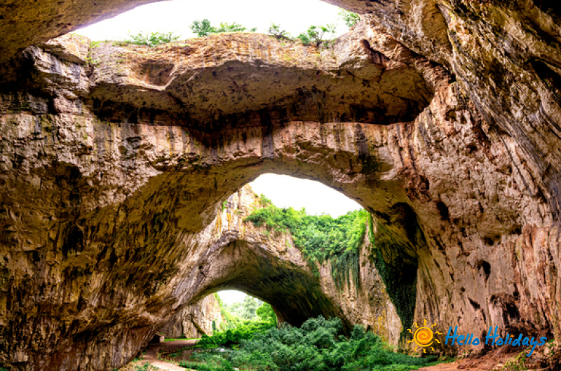 Excursie Plevna - Lovech - Pestera Devetashka - Cascadele Krushuna | 1 zi - autocar | 2025