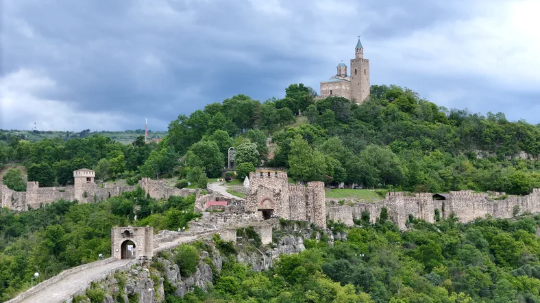 Excursie Veliko Tarnovo - Muzeul Etnografic Etar | 1 zi - autocar | 2026