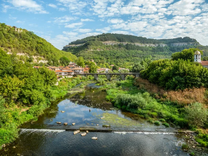 Excursie Veliko Tarnovo - Muzeul Etnografic Etar | 1 zi - autocar | 2026