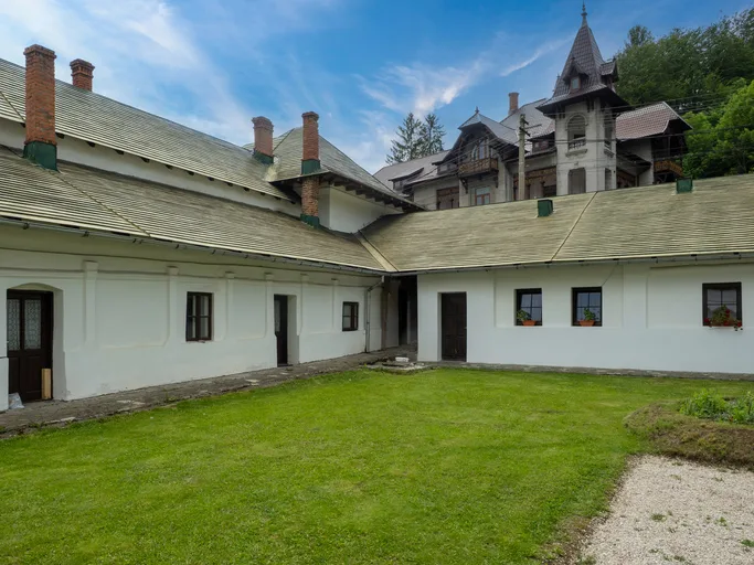 Excursie O Zi, Cinci Comori: Prahova Culturala | 1 zi - autocar | 2026