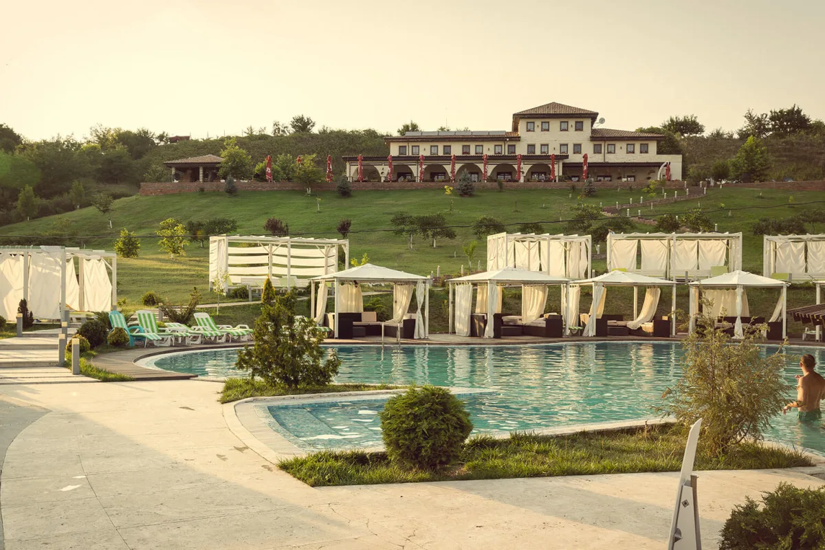 Excursie Biserica Draganescu - Parcul si Manastirea Comana | 1 zi - autocar | 2026
