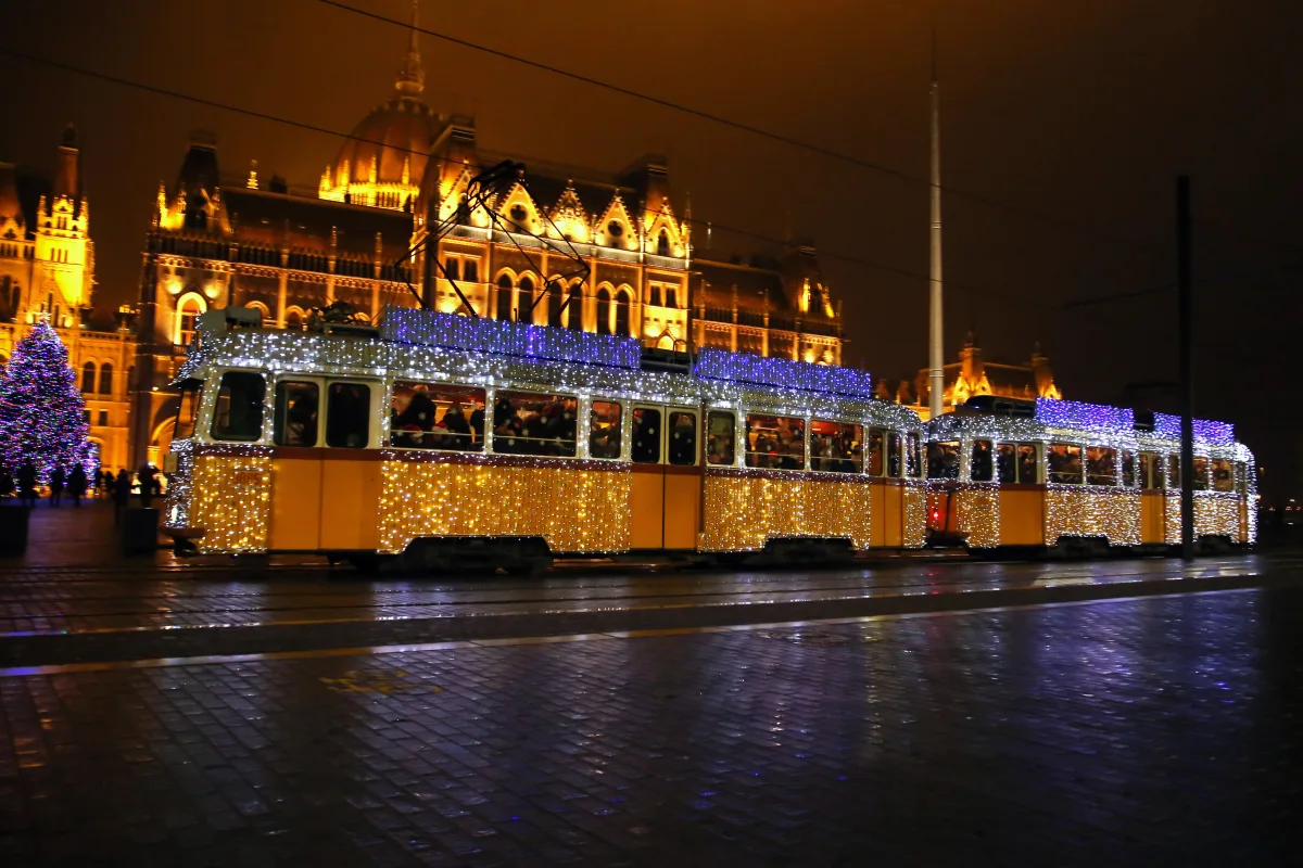Piata de Craciun Viena - Shopping la Parndorf | 5 zile - Autocar | 2026