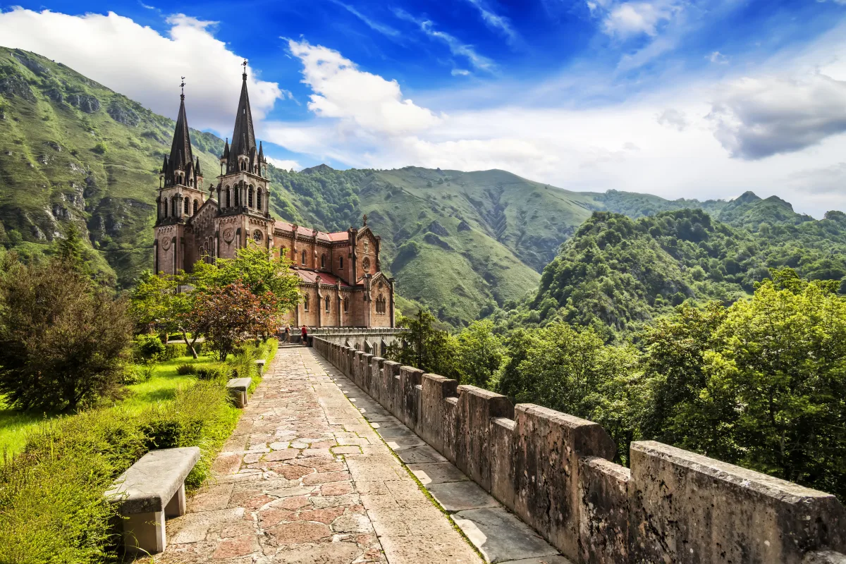 Senior Holidays Tara Bascilor si Nordul Spaniei | 8 zile - Avion | 2027