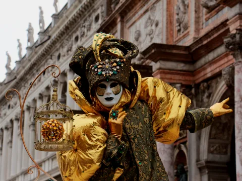 Carnaval Venetia: Sub magia mastilor | 5 zile - Avion | 2027